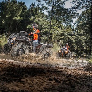 kvadrotsikl-sportsman-850-high-lifter-1